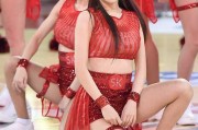 韩国篮球宝贝蛮腰热舞燃爆首尔赛场 体育娱乐化趋势引热议
