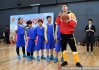 赵继伟方硕携手小篮球公益项目 全明星周末传递大梦想