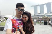 王仕鹏与爱妻李跑的新加坡甜蜜之旅：退役生活羡煞旁人