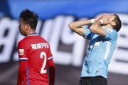 张雷再判海港生死战 七轮五球被吹卫冕冠军拿什么挑战大连英博