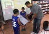 易建联成都“应聘”篮球老师 与小面试官趣谈篮球梦