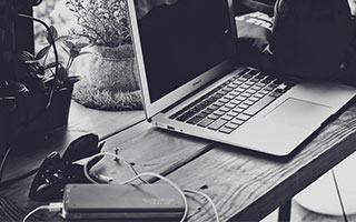 许家印狂砍三十分率队险胜 恒大集团职工篮球赛上演激情对决