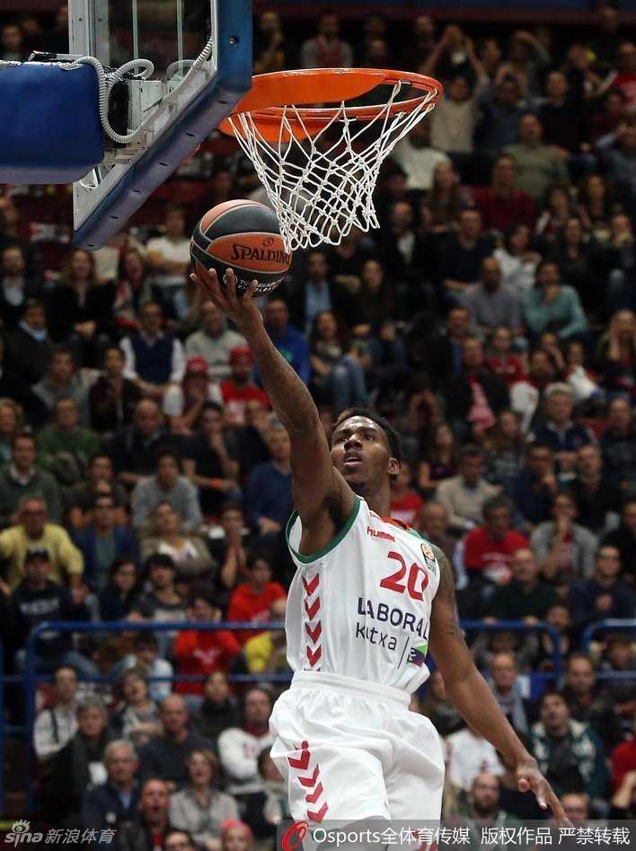 在正式比赛中，亚当斯腾空而起，手中的篮球轻轻拨出，这一刻他不仅是外援，更是球队冲击总冠军的希望。