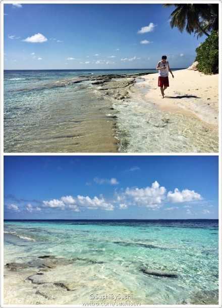 丁彦雨航与山东男篮的队友们在更衣室里轻松自拍，大家勾肩搭背，气氛融洽欢乐