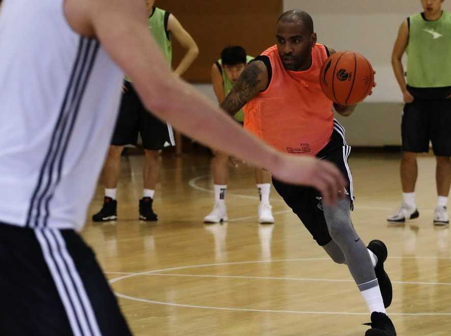 新规新貌新势力,CBA新赛季大变样 无论规则如何改变,对胜利的渴望从未改变。新赛季的CBA,让我们一起为城市而战。