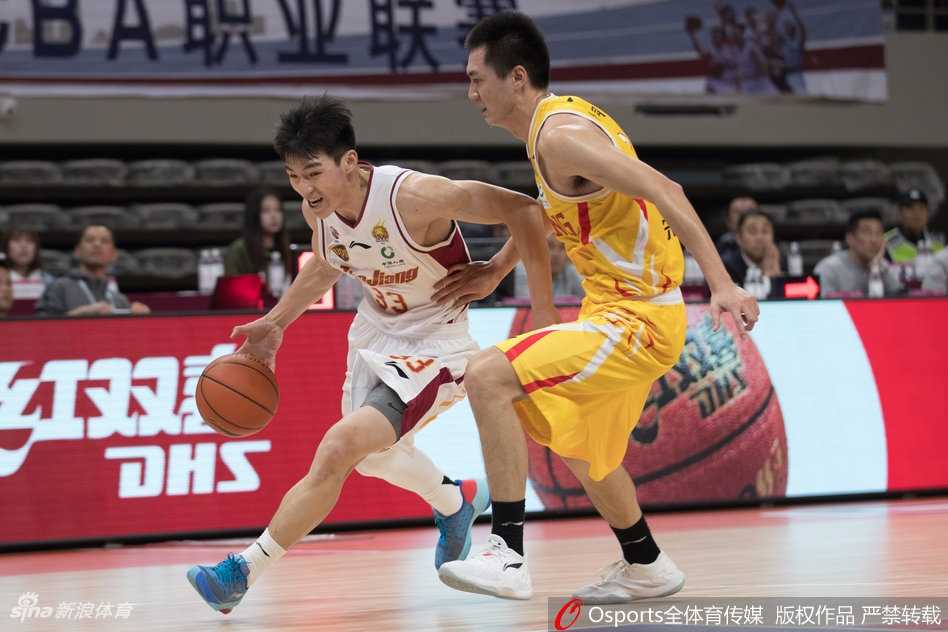 同曦外援巴赫拉米面框强攻，此役他砍下26分，但依然无法为球队带来一场胜利