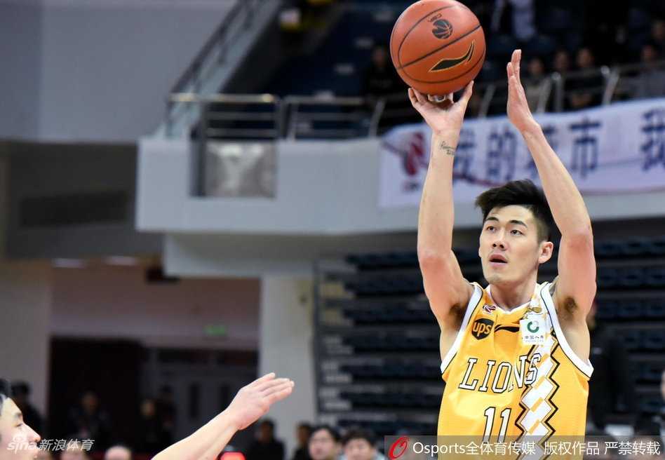 福特森三双对飚杰特,广厦客场大胜天津豪取九连胜 老将林志杰持球背身单打,利用经验晃起防守后,轻巧地抛射打板命中,诠释了宝刀不老的风采。