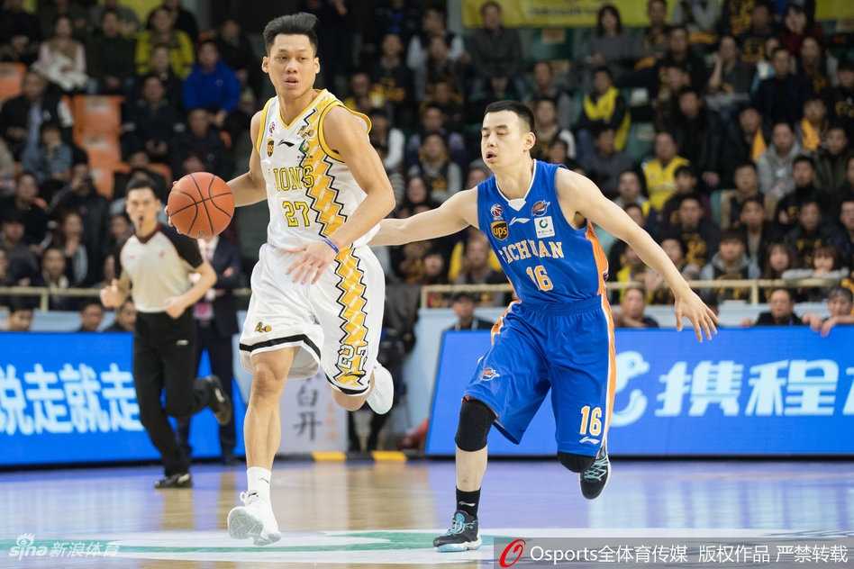 福特森率队狂飙,广厦主场酣畅复仇四川 广厦小将赵岩昊如出膛炮弹般迅猛反击,接福特森妙传后双手灌筐,青春风暴势不可挡