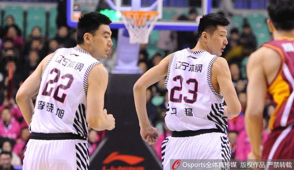 浙江队威姆斯快速推进中如猎豹般直插辽宁腹地，他高高跃起欲上演单手劈扣，身体在空中完全舒展，杀气腾腾。