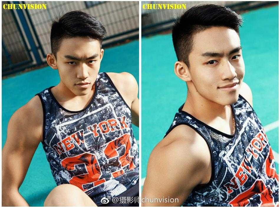 颜值与热爱并存:揭秘那些刷爆网络的篮球少年们 完成一次精彩的抢断后,他嘴角扬起一抹自信的浅笑,阳光为他镀上一层金边,这笑容里藏着少年的意气风发和胜利的喜悦。