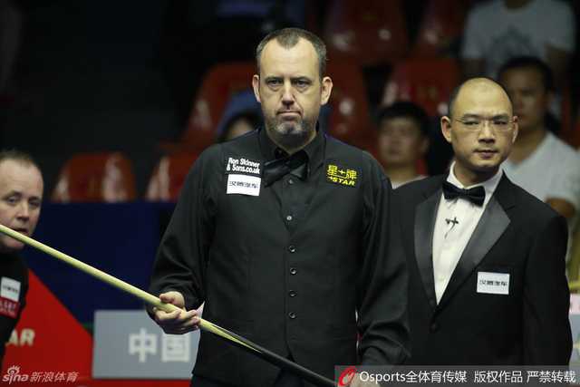 75三杰内战希金斯10-8七连鞭险胜威廉姆斯 75三杰内战希金斯10-8七连鞭险胜威廉姆斯