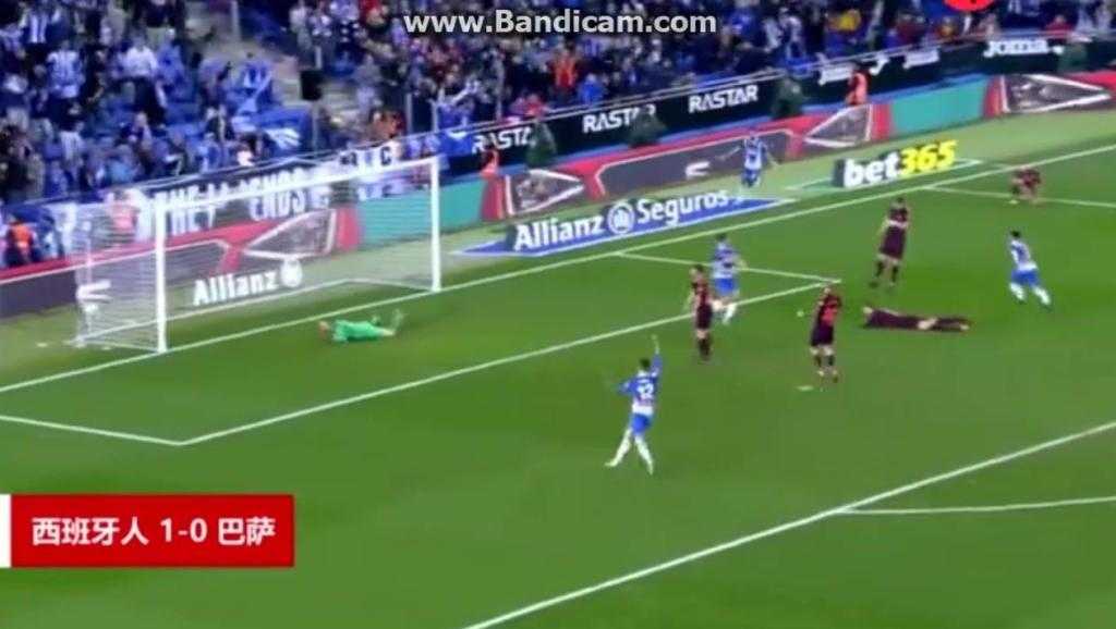 7分领跑!巴萨国家德比主场4-3险胜十人皇马 7分领跑!巴萨国家德比主场4-3险胜十人皇马