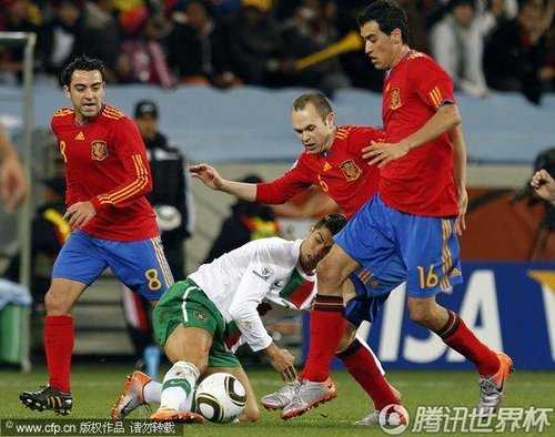 孤胆英雄C罗戴帽：葡萄牙3-3绝平西班牙