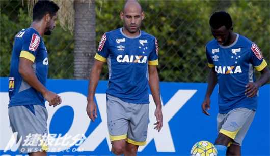 巴拉纳竞技2-1克鲁塞罗：飓风主场险胜，克鲁塞罗新帅开门黑