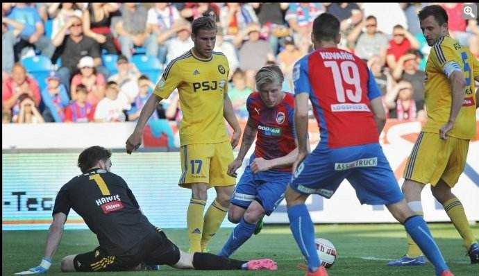 标题：AC米兰6-0斯肯迪亚：三新援首秀发威，红黑军团重返欧战