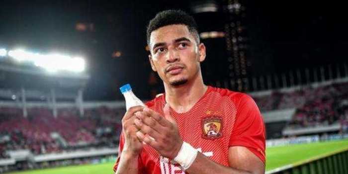 标题：上海申花主场1-3不敌江苏苏宁，特谢拉传射弑旧主