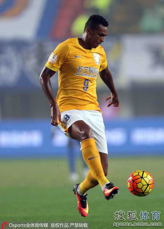 标题:足协杯-比罗比罗双响,申鑫2-1苏宁总分4-3闯入四强(30字) 标题:足协杯-比罗比罗双响,申鑫2-1苏宁总分4-3闯入四强(30字)