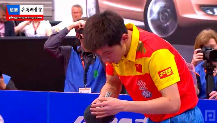 根底板张继科vs波尔ZLC：乒乓球底板的巅峰对决