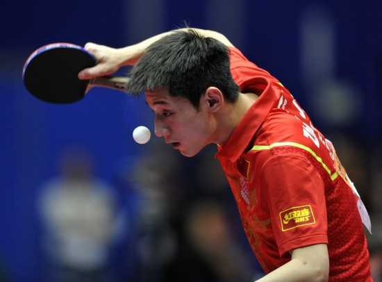 根底板张继科vs波尔ZLC：乒乓球底板的巅峰对决