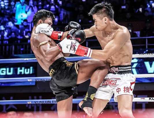 武林风新人王王志玮点数惜败日本“妖刀”安保瑠辉也，对华不败神话延续