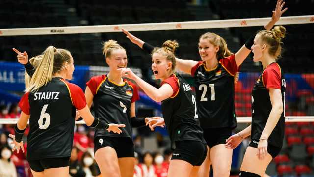 荷兰女排遭美国3-1复仇，卫冕冠军世联赛半决赛出局