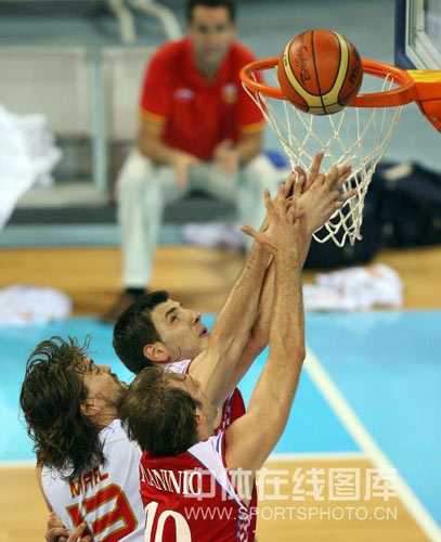 西班牙vs中国男篮热身赛:胡明轩压哨绝杀率队复仇西班牙劲旅 西班牙vs中国男篮热身赛:胡明轩压哨绝杀率队复仇西班牙劲旅