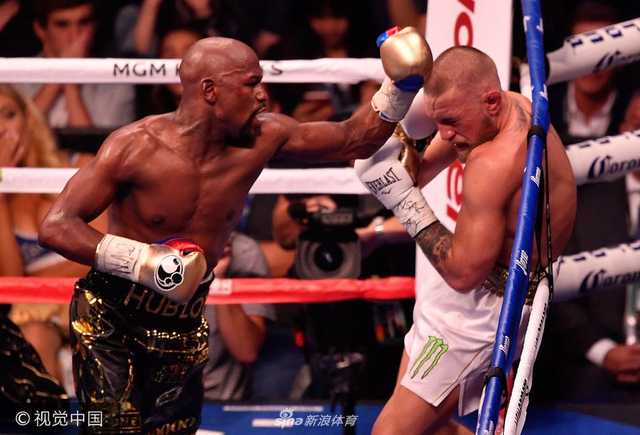 跨界吸金之战：梅威瑟第十回合TKO麦格雷戈