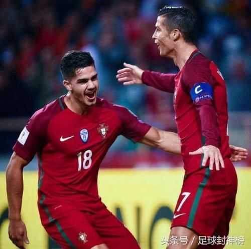 黄健翔见证A组闷战：法国0-0十人乌拉圭