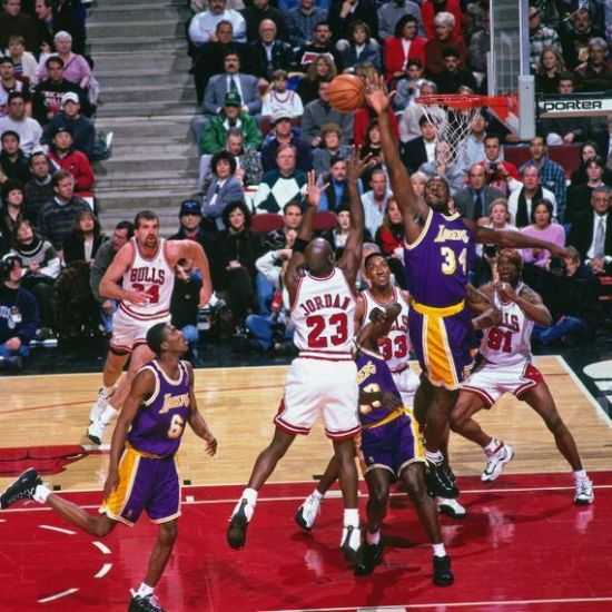 乔丹64分巅峰对决新秀奥尼尔29+24双二十