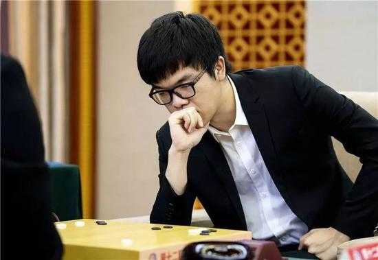 人机大战终章：柯洁0比3完败AlphaGo