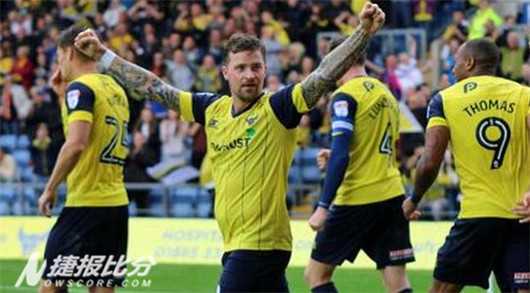 南安普顿完胜牛津联稳固英冠前六