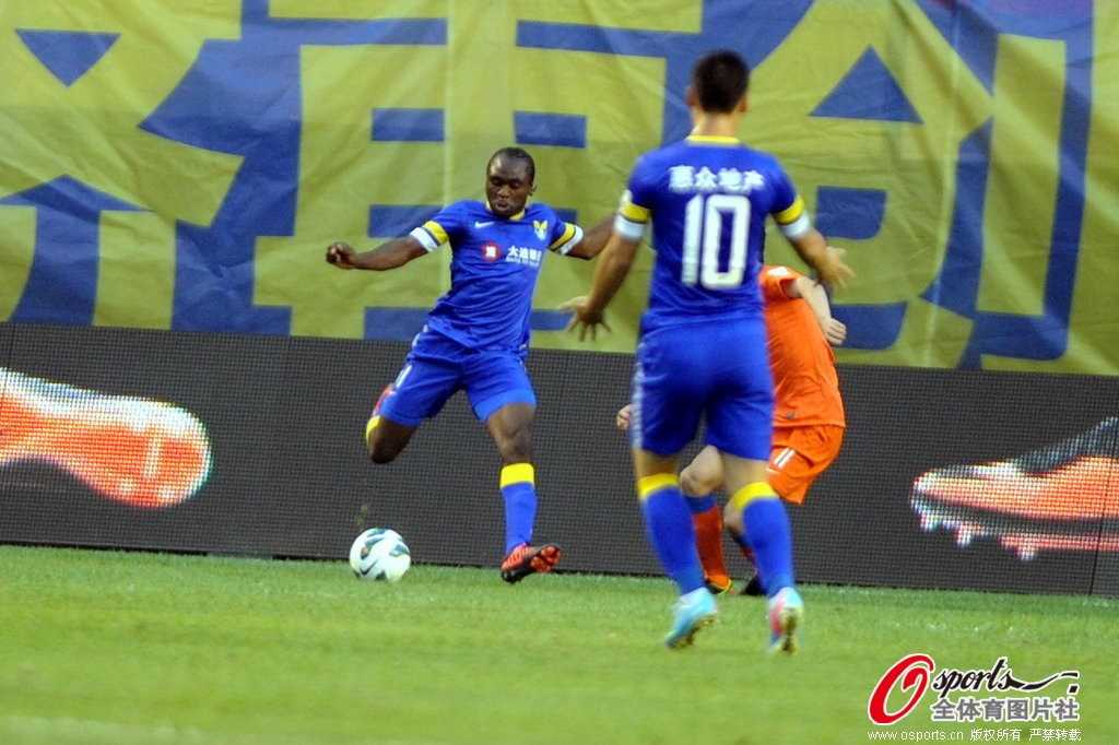 安蒂奇首秀崔鹏绝杀，鲁能主场1-0阿尔滨取开门红