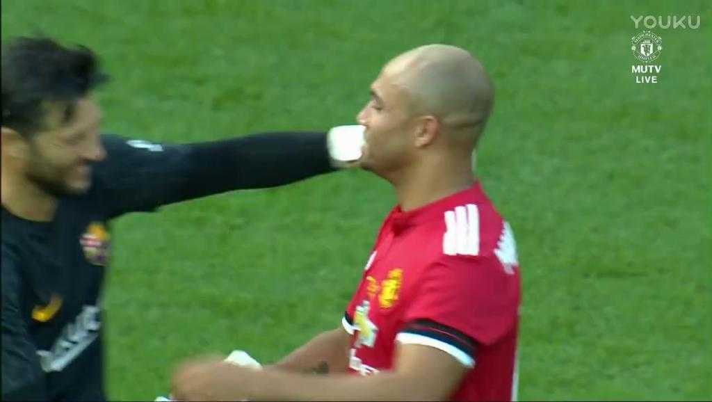 苏神大四喜导演8-0，巴萨客场碾压拉科鲁尼亚